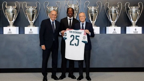 Jose Mourinho sẽ khoe ‘bom tấn’ đêm nay?